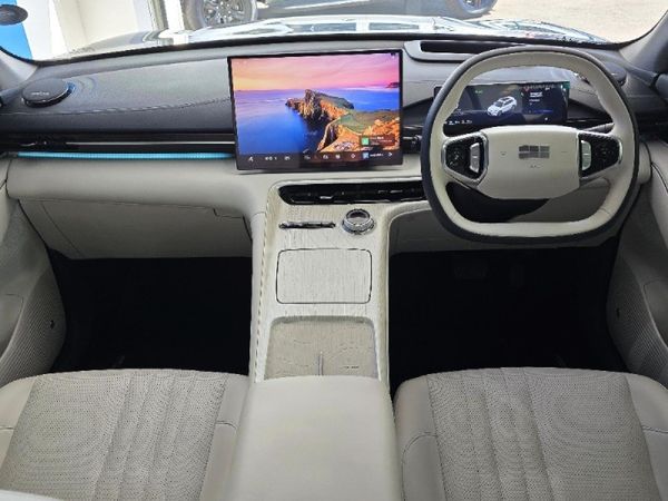 2026-Geely-E5-EM-i-Apex-Phev image:13
