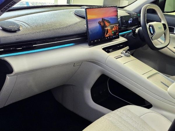 2026-Geely-E5-EM-i-Apex-Phev image:16