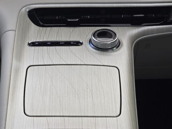 2026-Geely-E5-EM-i-Apex-Phev image:5