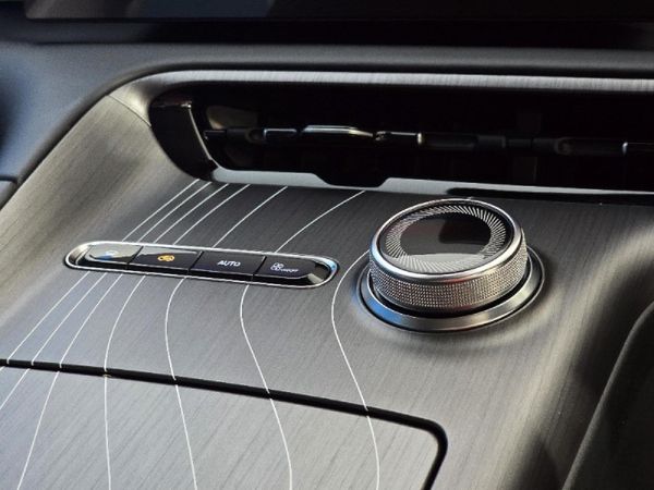 2026-Geely-E5-EM-i-Apex-Phev image:15