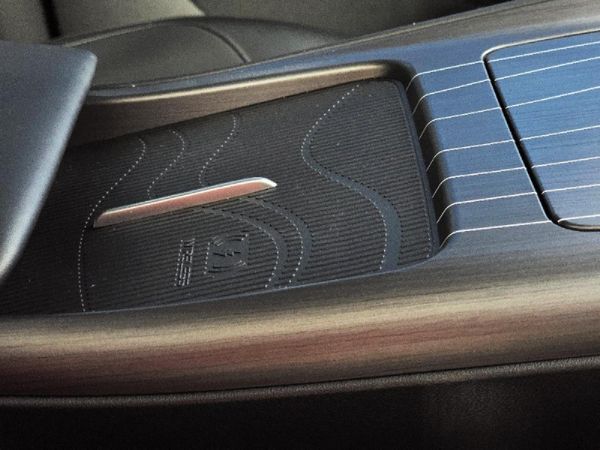 2026-Geely-E5-EM-i-Apex-Phev image:18