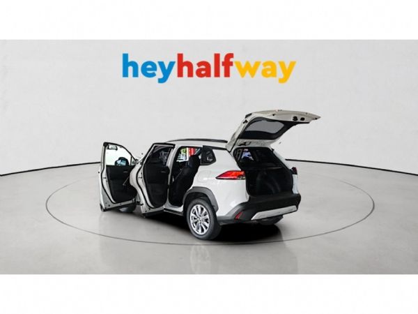 2024-Toyota-Corolla-Cross-18-XS-Hybrid image:13