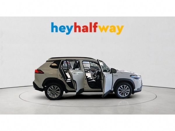 2024-Toyota-Corolla-Cross-18-XS-Hybrid image:15