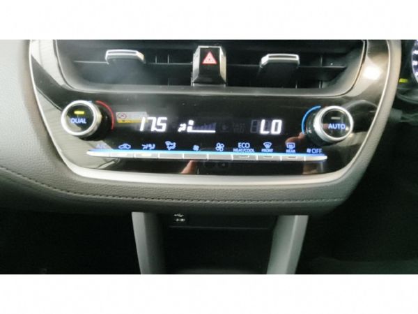 2024-Toyota-Corolla-Cross-18-XS-Hybrid image:18