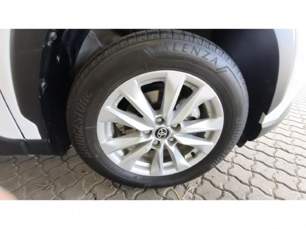 2024-Toyota-Corolla-Cross-18-XS-Hybrid image:27