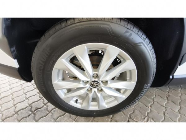2024-Toyota-Corolla-Cross-18-XS-Hybrid image:29