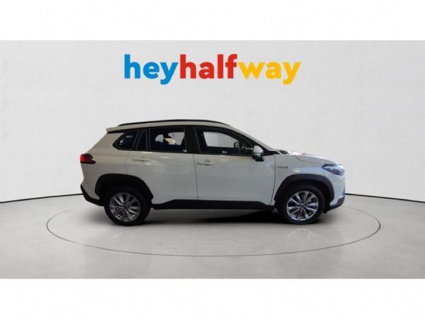 2024-Toyota-Corolla-Cross-18-XS-Hybrid image:7