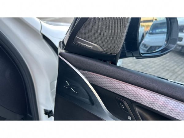 2019-BMW-X3-sDrive18d-M-Sport image:19