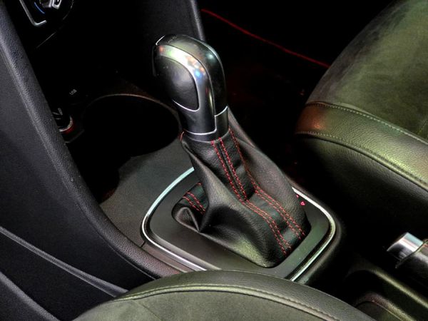 2015-Volkswagen-Polo-GTI-18-TSI-Auto image:21