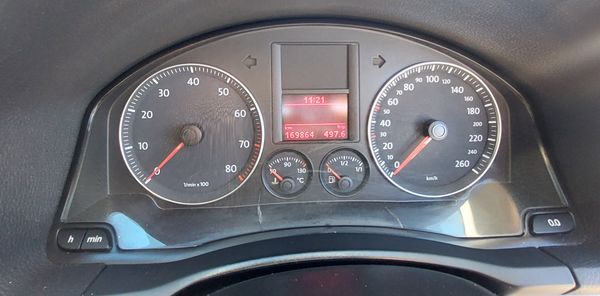 2009-Volkswagen-Jetta-20-Comfortline image:3