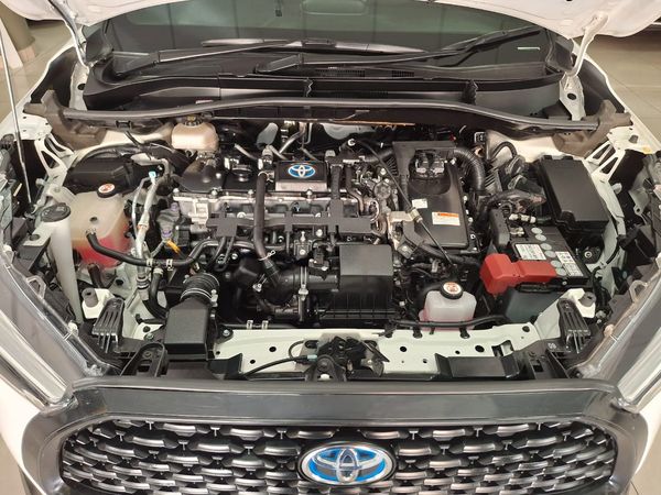 2025-Toyota-Corolla-Cross-18-XS-Hybrid image:15