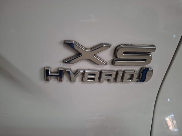 2025-Toyota-Corolla-Cross-18-XS-Hybrid image:8
