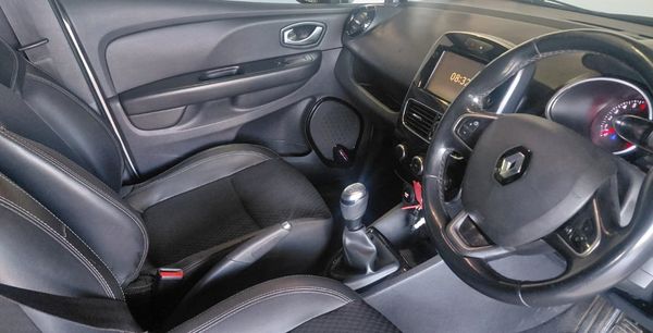 2017-Renault-Clio-IV-900T-Dynamique-5-dr-66kW image:8