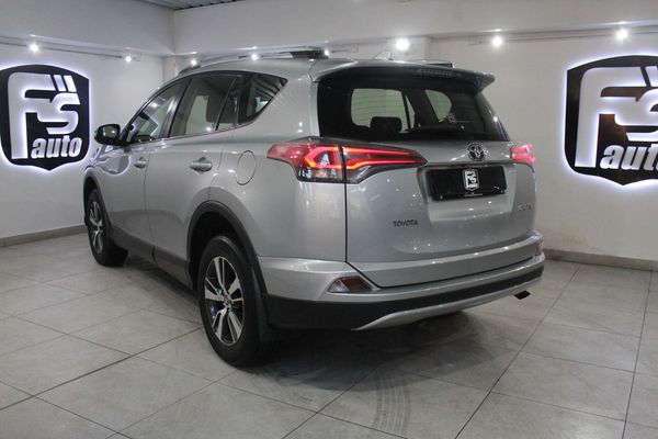 2017-Toyota-RAV4-20-GX-Auto image:3