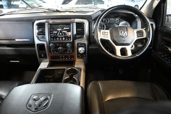 2013-Dodge-Ram-1500-DCab-57-V8-Hemi-Luxury-Laramie-8-SP-AT-4x4 image:9