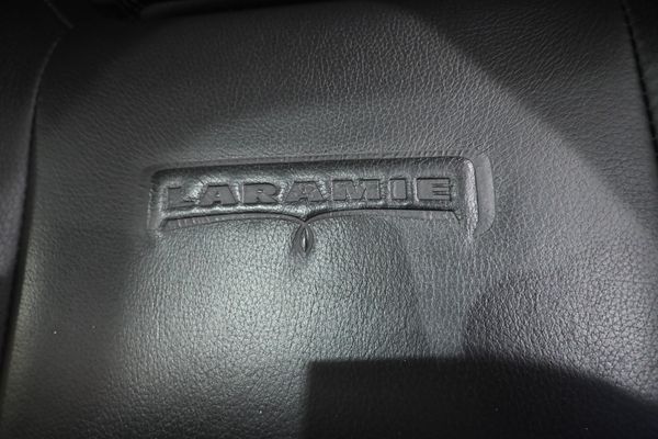 2013-Dodge-Ram-1500-DCab-57-V8-Hemi-Luxury-Laramie-8-SP-AT-4x4 image:11