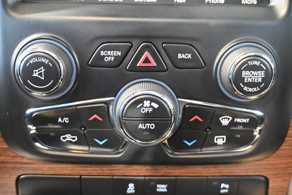 2013-Dodge-Ram-1500-DCab-57-V8-Hemi-Luxury-Laramie-8-SP-AT-4x4 image:13