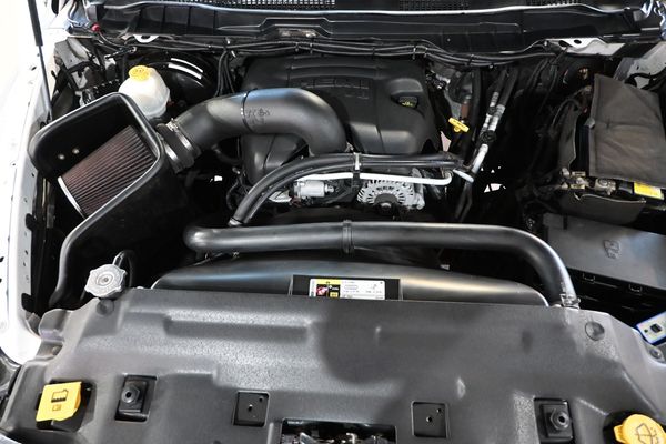 2013-Dodge-Ram-1500-DCab-57-V8-Hemi-Luxury-Laramie-8-SP-AT-4x4 image:22