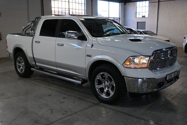 2013-Dodge-Ram-1500-DCab-57-V8-Hemi-Luxury-Laramie-8-SP-AT-4x4 image:3