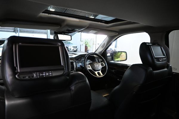 2013-Dodge-Ram-1500-DCab-57-V8-Hemi-Luxury-Laramie-8-SP-AT-4x4 image:8