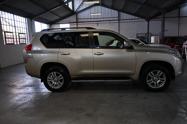 2010-Toyota-Land-Cruiser-Prado-VX-40-V6-Automatic-7-Seater-4x4 image:23