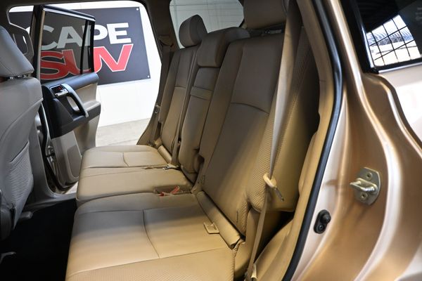 2010-Toyota-Land-Cruiser-Prado-VX-40-V6-Automatic-7-Seater-4x4 image:7