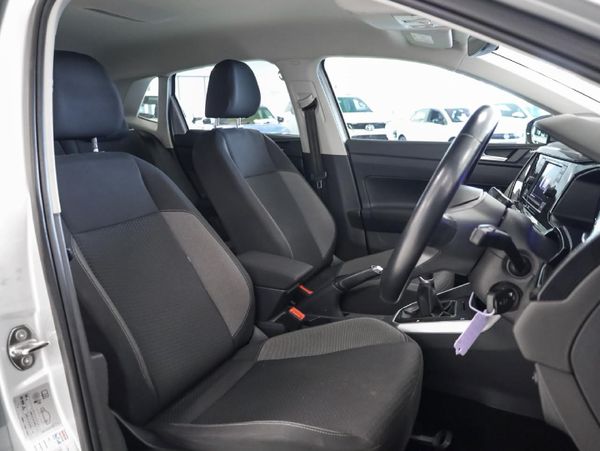 2022-Volkswagen-Polo-10-TSI-Life image:10