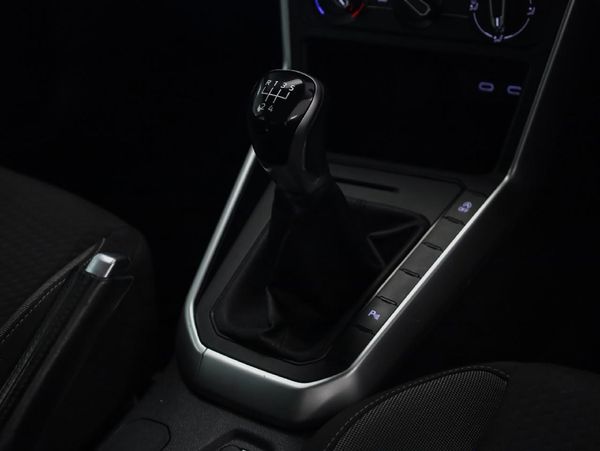 2022-Volkswagen-Polo-10-TSI-Life image:15
