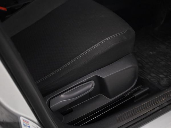 2022-Volkswagen-Polo-10-TSI-Life image:7