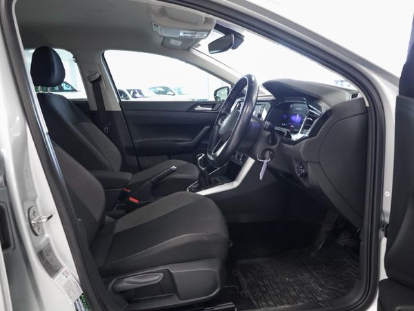 2022-Volkswagen-Polo-10-TSI-Life image:8