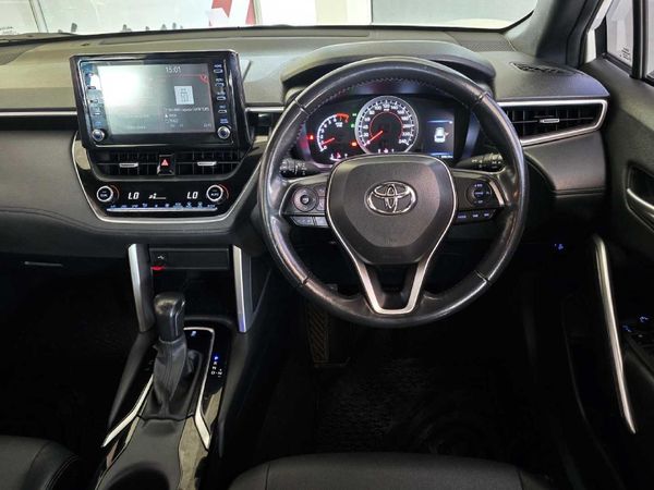 2022-Toyota-Corolla-Cross-18-XS image:15