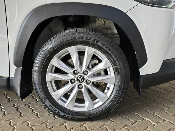2022-Toyota-Corolla-Cross-18-XS image:18