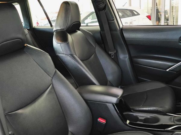 2022-Toyota-Corolla-Cross-18-XS image:7