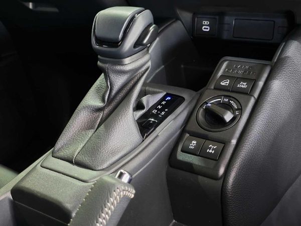 2026-Toyota-Land-Cruiser-FJ-27-VX-Auto image:3