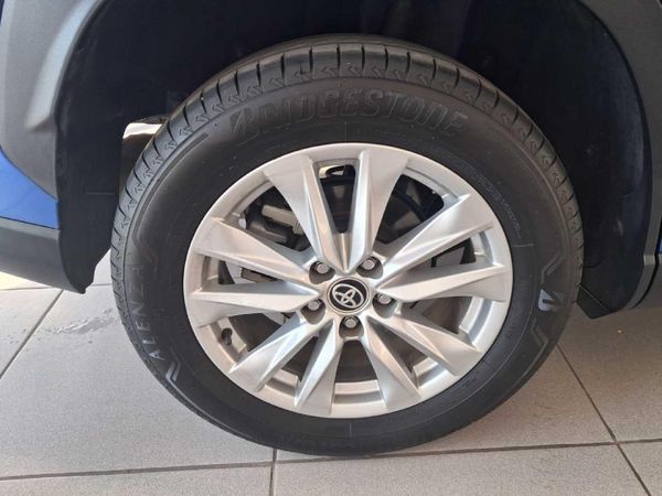 2024-Toyota-Corolla-Cross-18-XS image:10