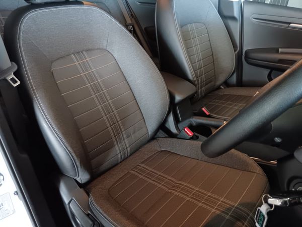 2026-Kia-Sonet-15-LX image:10
