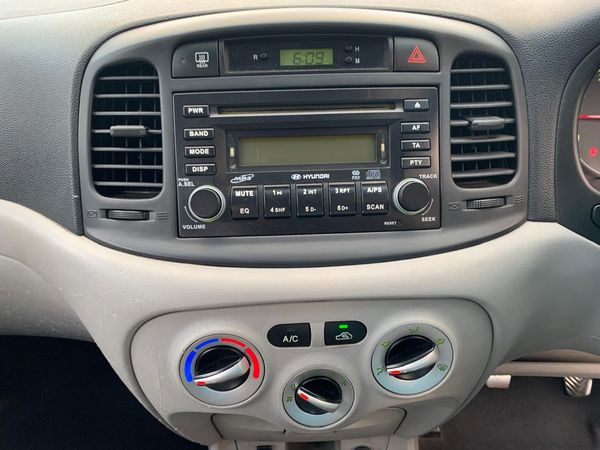 2009-Hyundai-Accent-16-GLS image:7