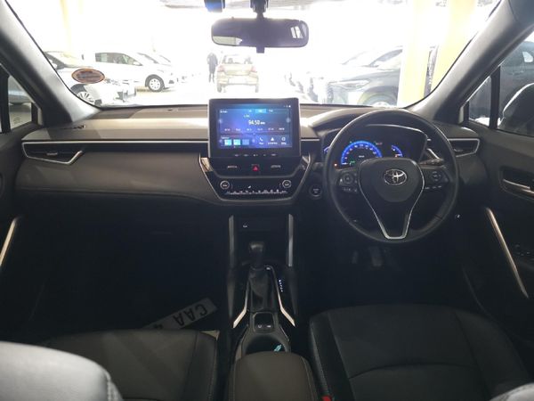 2025-Toyota-Corolla-Cross-18-XS-Hybrid image:5