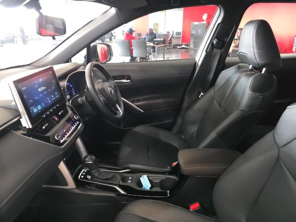 2025-Toyota-Corolla-Cross-18-XS-Hybrid image:6