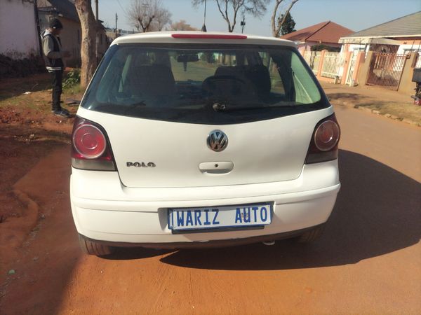 2007-Volkswagen-Polo-14-Trendline image:3