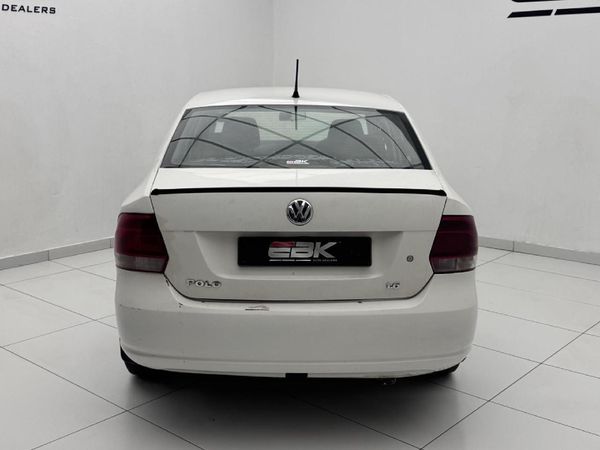 2012-Volkswagen-Polo-16-Comfortline-5-dr image:4