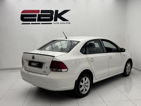 2012-Volkswagen-Polo-16-Comfortline-5-dr image:5