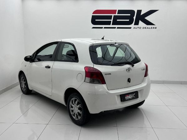 2010-Toyota-Yaris-T1-3-dr image:3