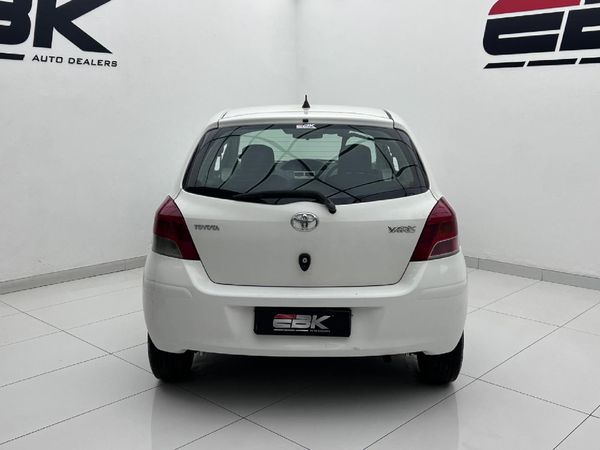 2010-Toyota-Yaris-T1-3-dr image:4