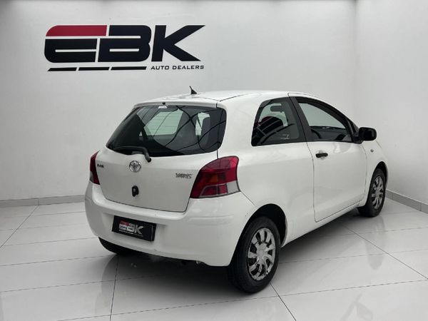 2010-Toyota-Yaris-T1-3-dr image:5