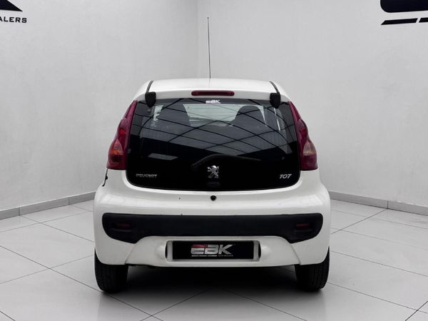 2009-Peugeot-107-XT-X-Line image:4