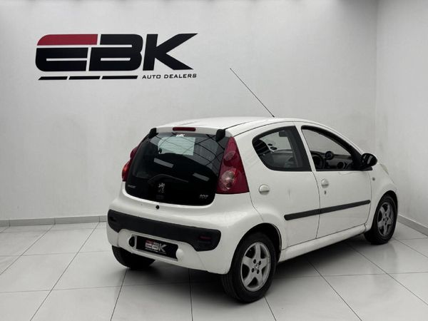 2009-Peugeot-107-XT-X-Line image:5