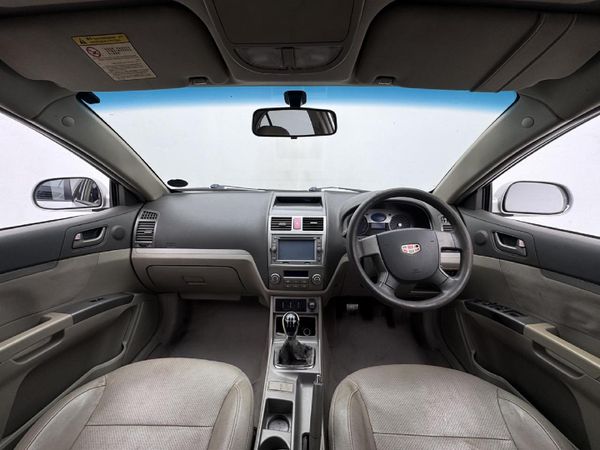 2013-Geely-Emgrand-EC7-18-Lux image:10