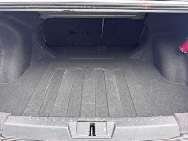 2013-Geely-Emgrand-EC7-18-Lux image:12