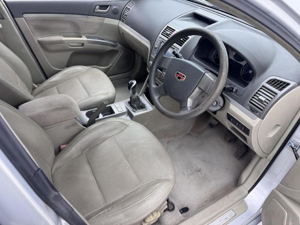 2013-Geely-Emgrand-EC7-18-Lux image:14